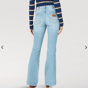 Wrangler high waisted size 32